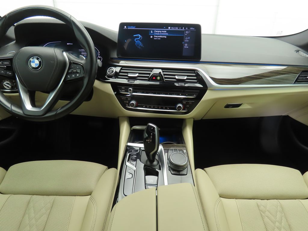 Thumbnail: 2021 BMW 5 Series - 13