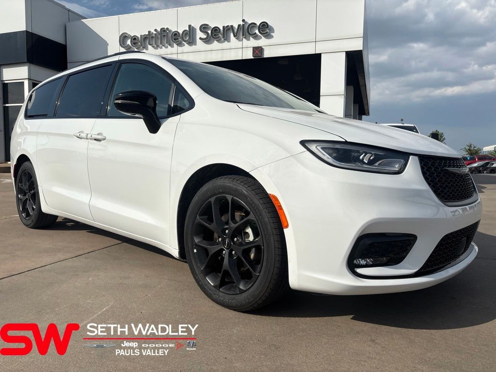 2025 Chrysler Pacifica Limited FWD
