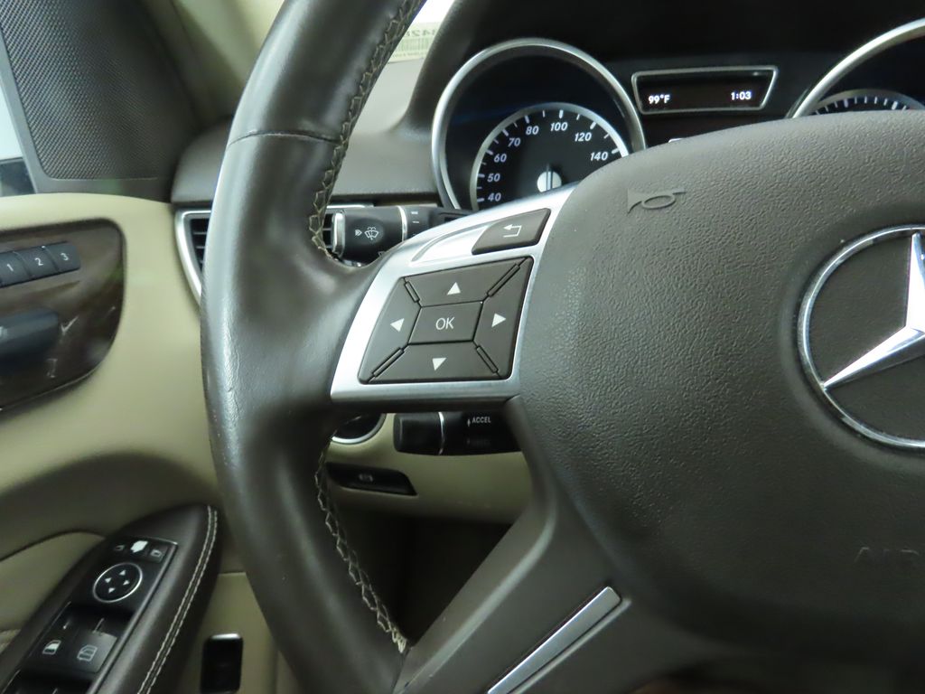 Thumbnail: 2015 Mercedes-Benz M-Class - 11