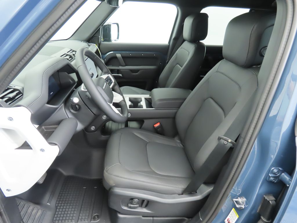 2025 Land Rover Defender 110 19