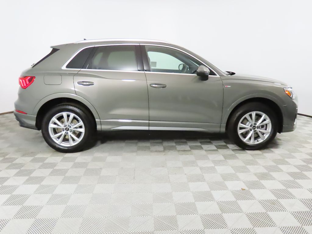 Thumbnail: 2025 Audi Q3 - 6