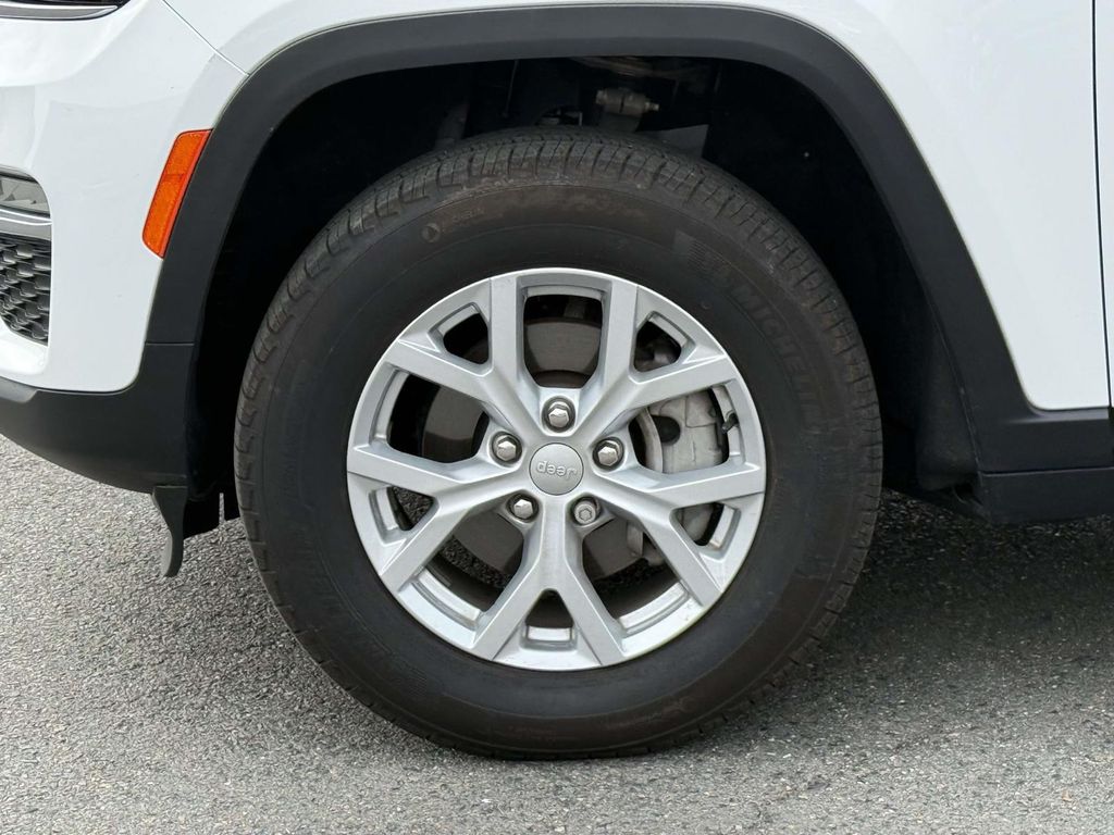 Used 2023 White Jeep Limited image 13