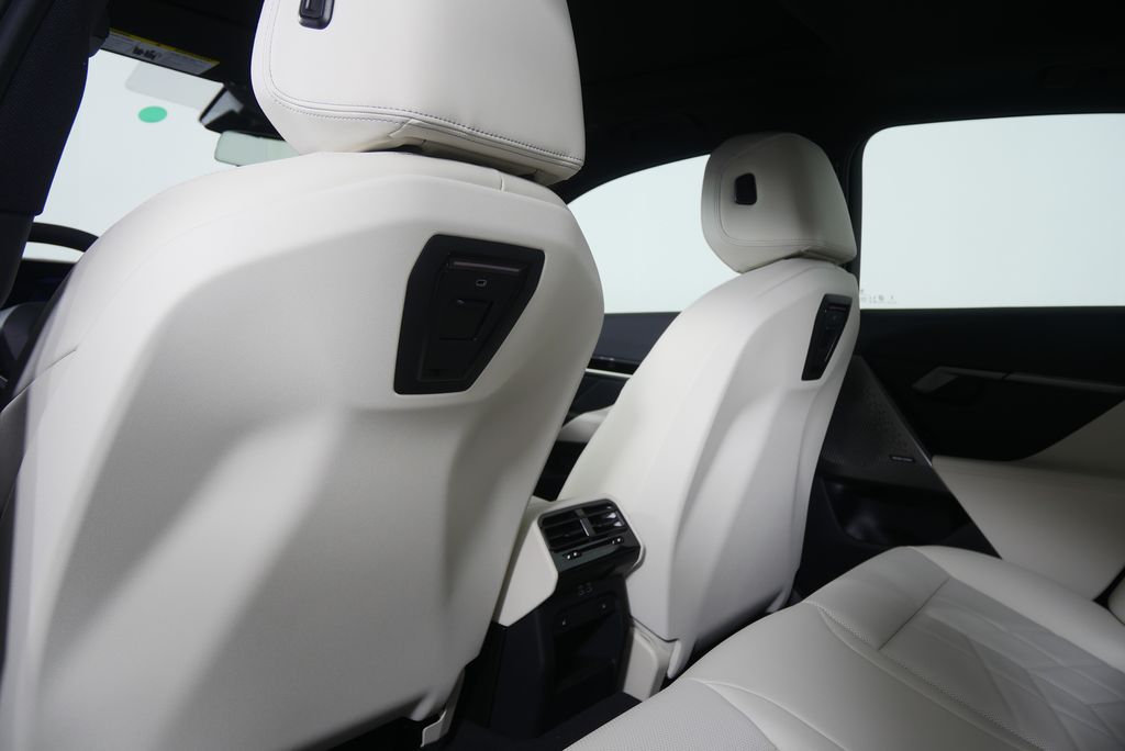 Thumbnail: 2026 BMW 5 Series - 17