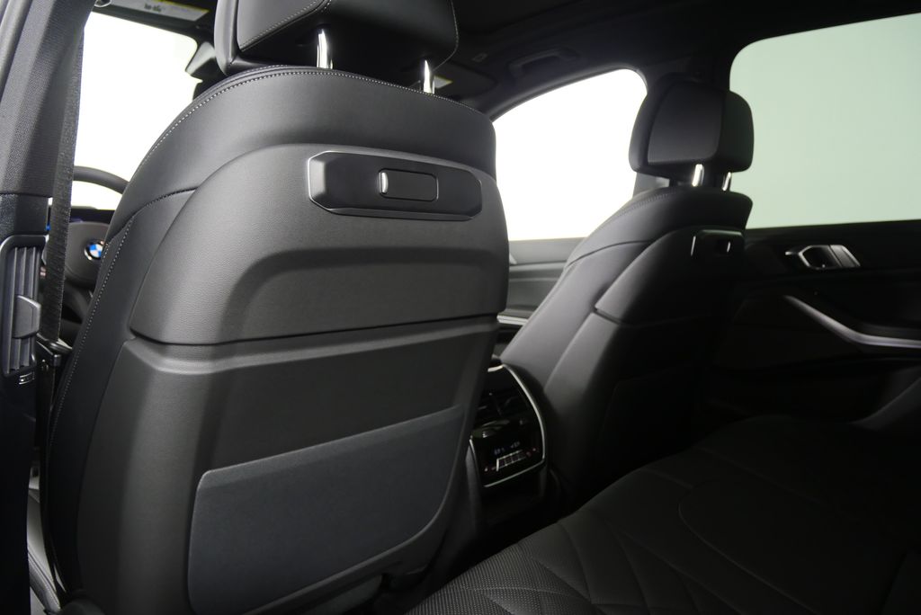 Thumbnail: 2026 BMW X5 - 16