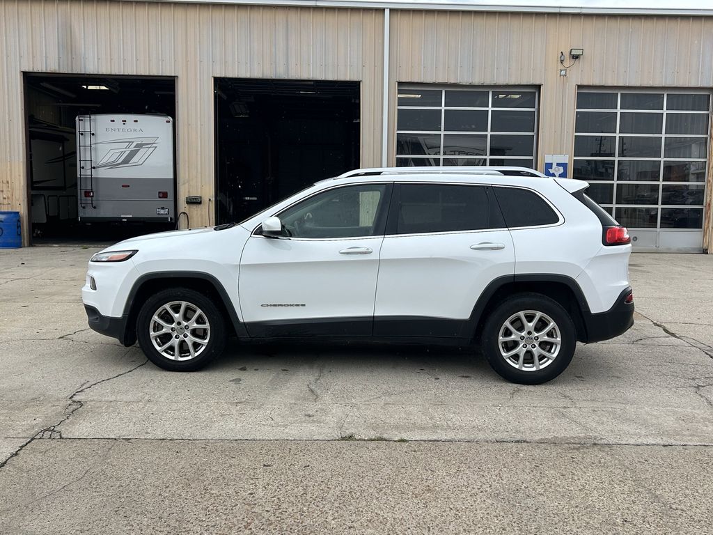 2015 Jeep Cherokee Latitude White at Shottenkirk Kia Fort Bend
