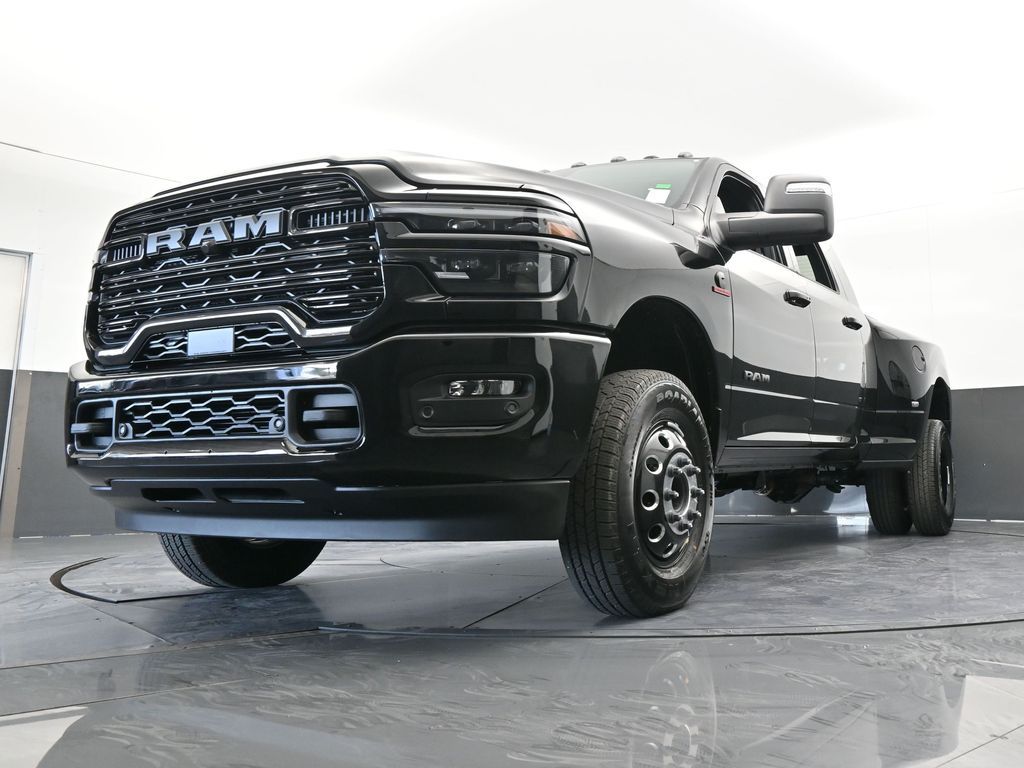 New 2026 Diamond Black Crystal Pearlcoat Ram Laramie image 62