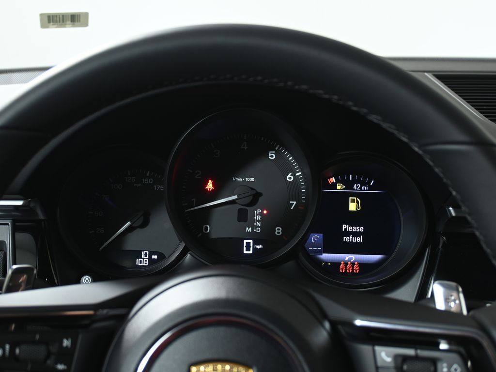 Thumbnail: 2026 Porsche Macan - 20