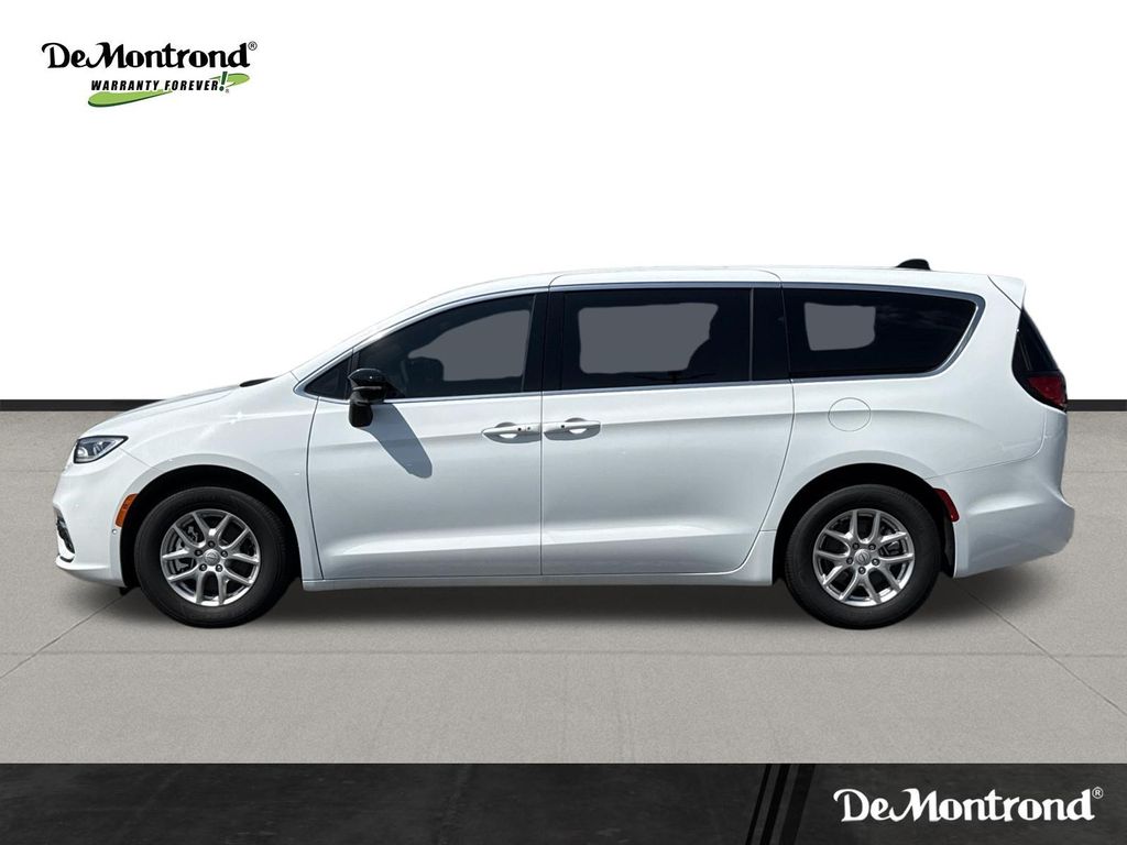 2026 Chrysler Pacifica Select White at River Oaks CDJR