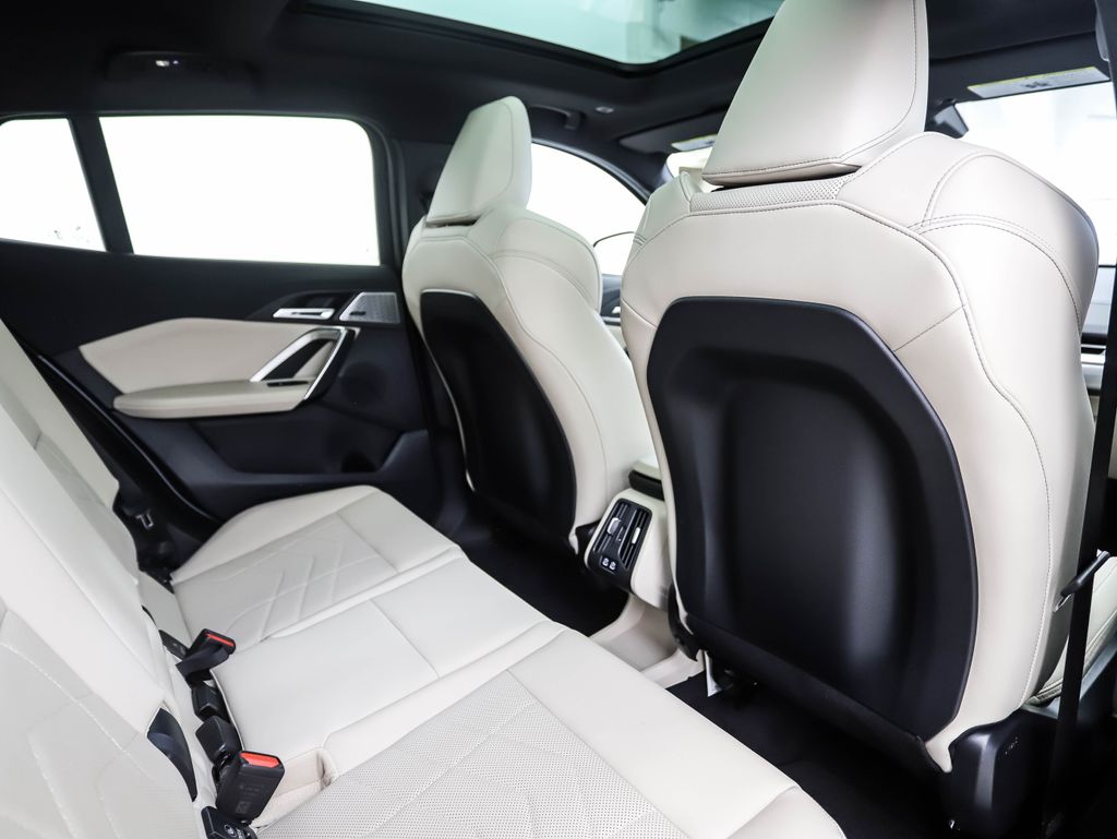 Thumbnail: 2025 BMW X2 - 24