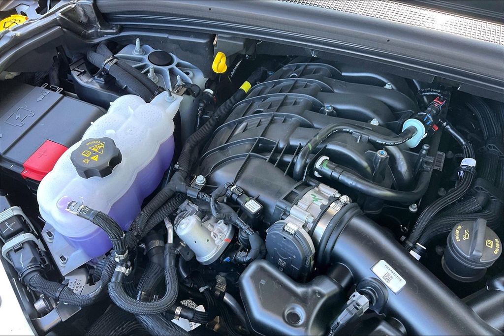 New 2026 Jeep Grand Cherokee L Laredo 4D Sport Utility