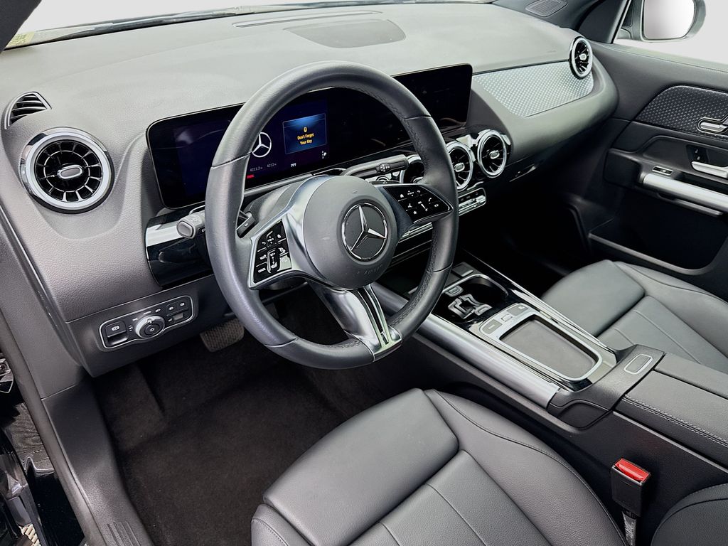 Thumbnail: 2025 Mercedes-Benz GLA - 9