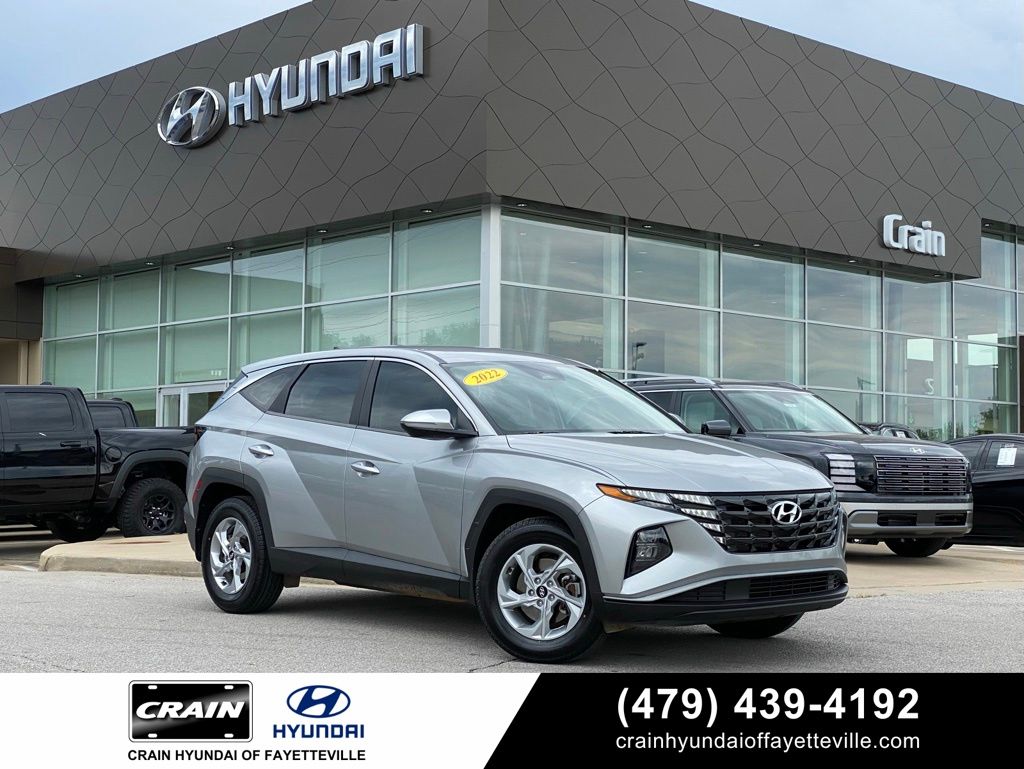 Shimmering Silver 2022 Hyundai Tucson SE FWD SUV / Crossover Front-Wheel Drive 8-Speed Automatic