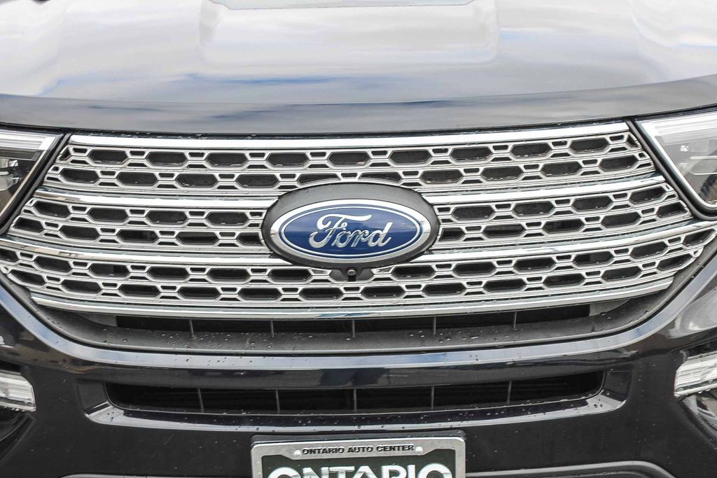 Used 2023 Black Ford Limited image 6