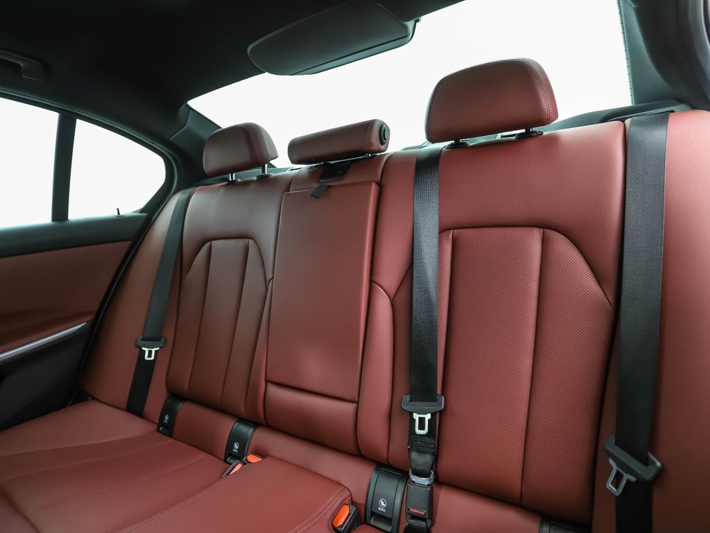 Thumbnail: 2023 BMW 3 Series - 23