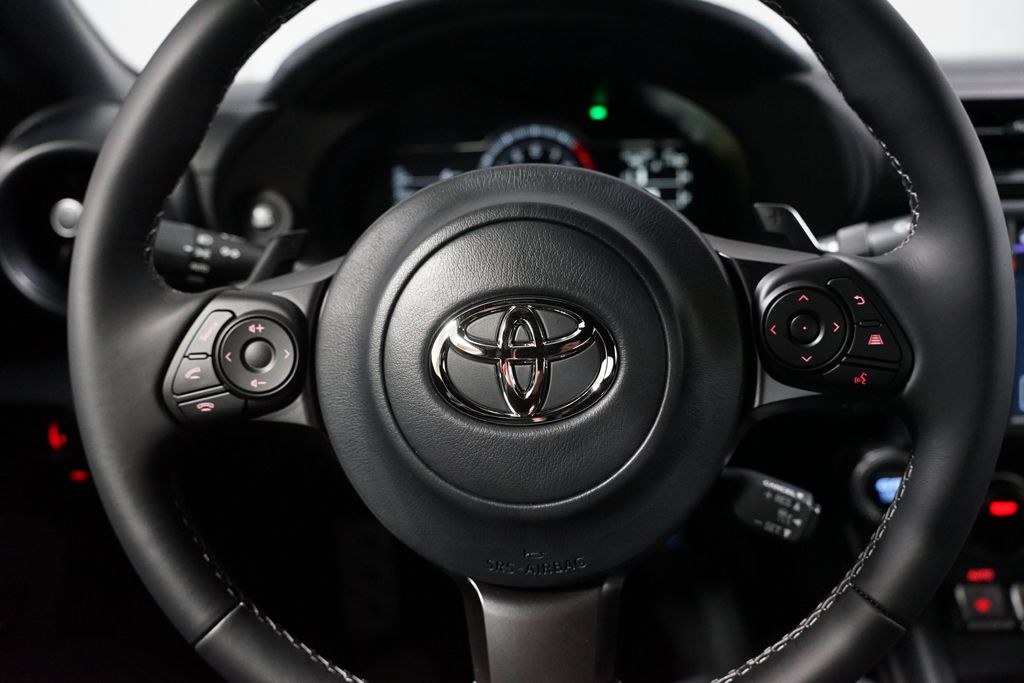 Thumbnail: 2026 Toyota GR86 - 12