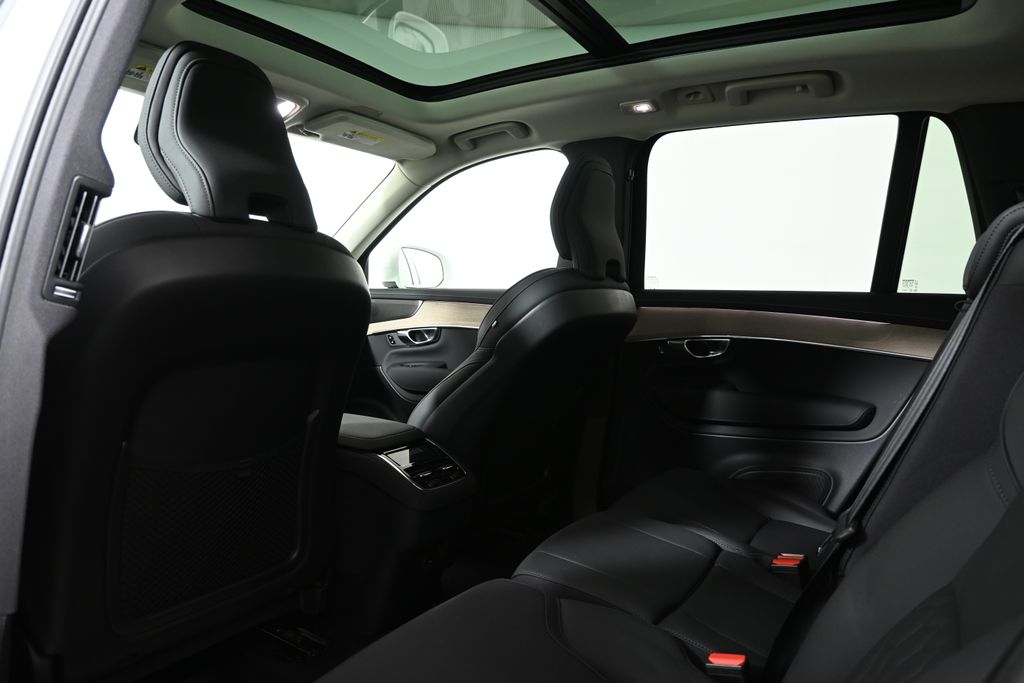 Thumbnail: 2025 Volvo XC90 - 31
