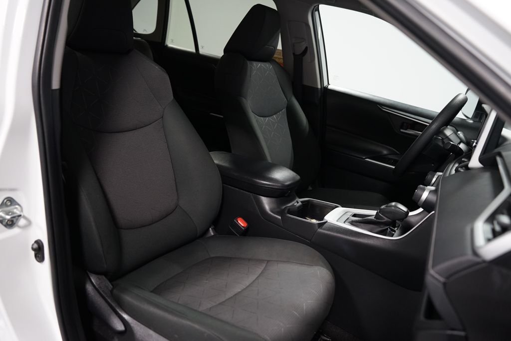 Thumbnail: 2024 Toyota RAV4 - 28