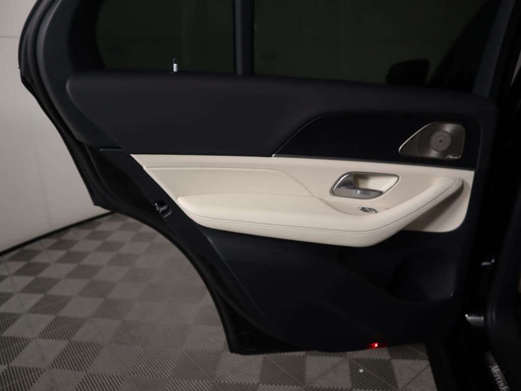 Thumbnail: 2026 Mercedes-Benz GLE - 28