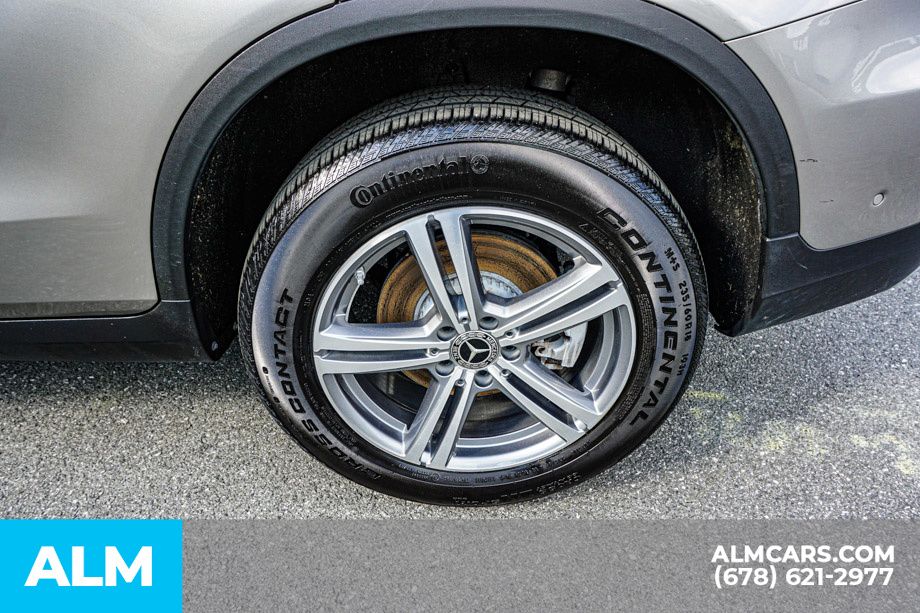 Used 2022 Silver Mercedes-Benz GLC 300 image 17