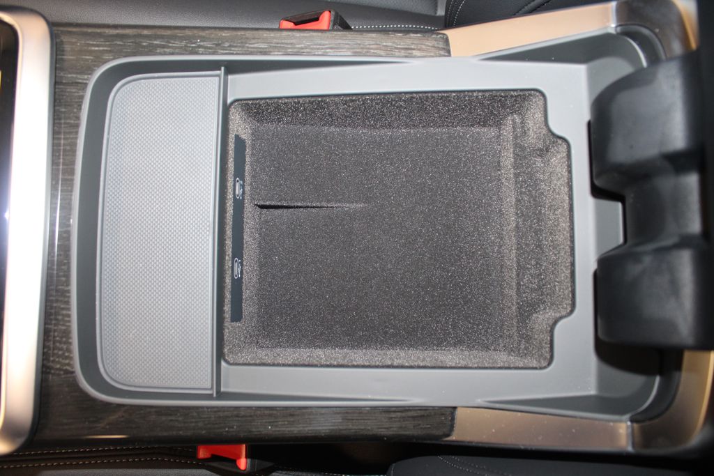 Thumbnail: 2026 Audi Q8 - 16