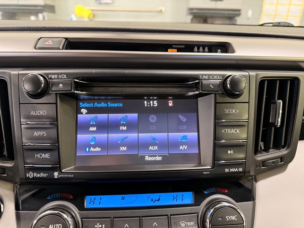 Thumbnail: 2018 Toyota RAV4 - 16