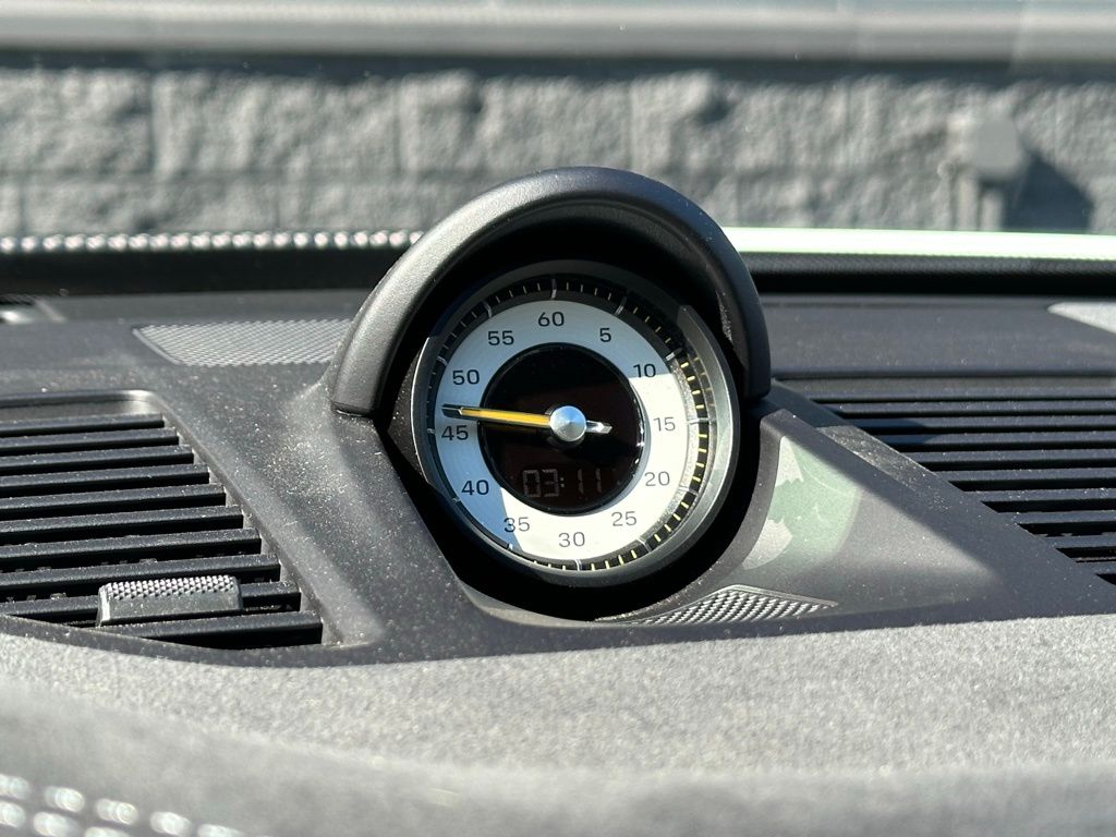 Thumbnail: 2025 Porsche 911 - 30