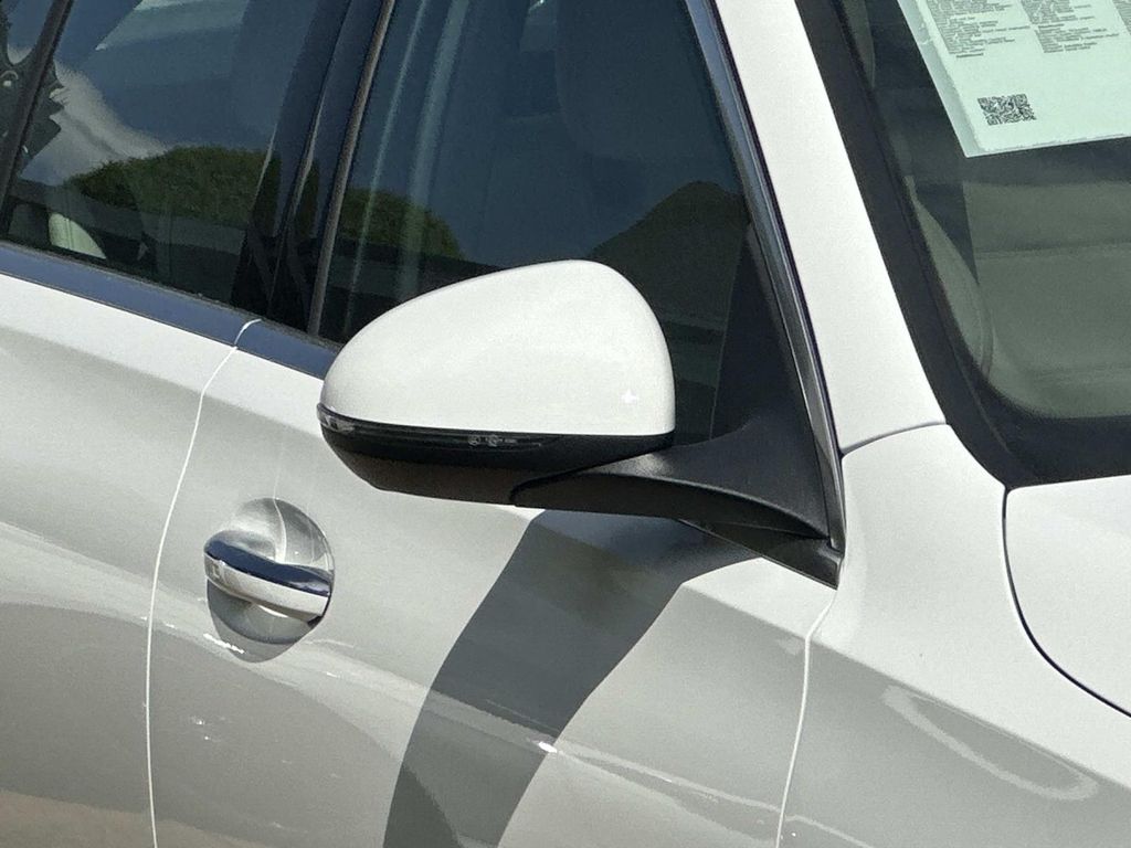 Thumbnail: 2025 Mercedes-Benz C-Class - 7