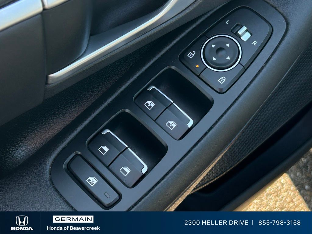 Used 2025 Black Hyundai SEL image 18