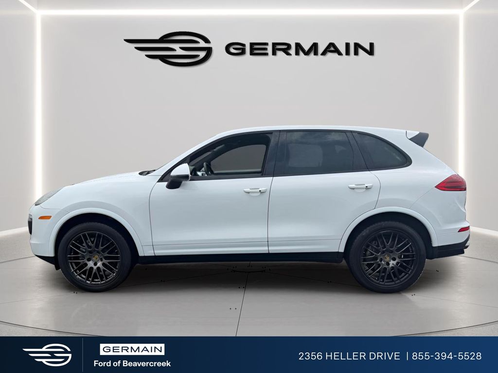Used 2017 White Porsche Base image 4