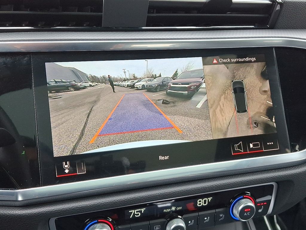 Thumbnail: 2025 Audi Q3 - 19