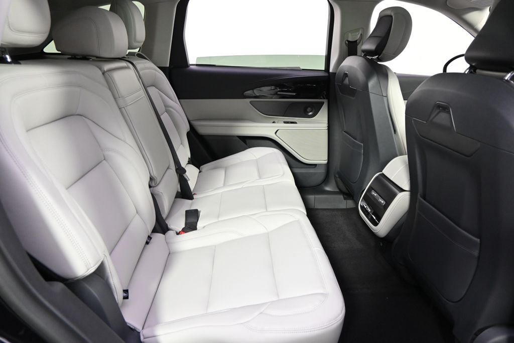 New 2026 Black Lincoln Premiere image 17