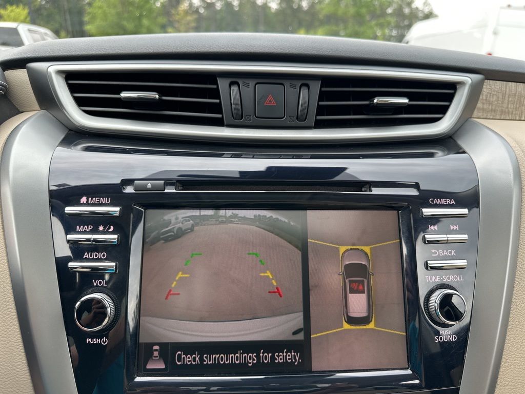 2023 Pearl White Tricoat Nissan Murano SL FWD SUV