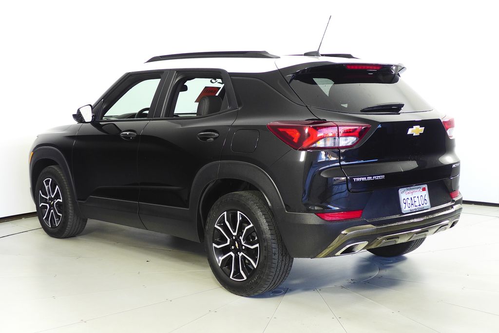 Thumbnail: 2023 Chevrolet TrailBlazer - 9