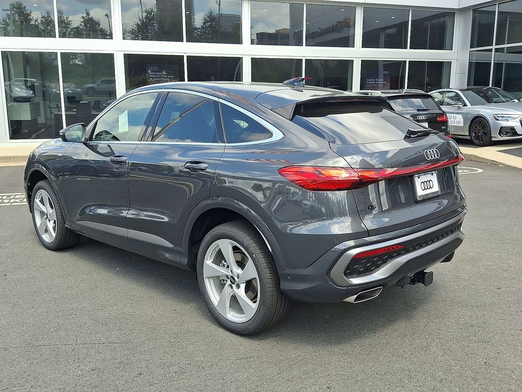 Thumbnail: 2025 Audi Q5 - 4