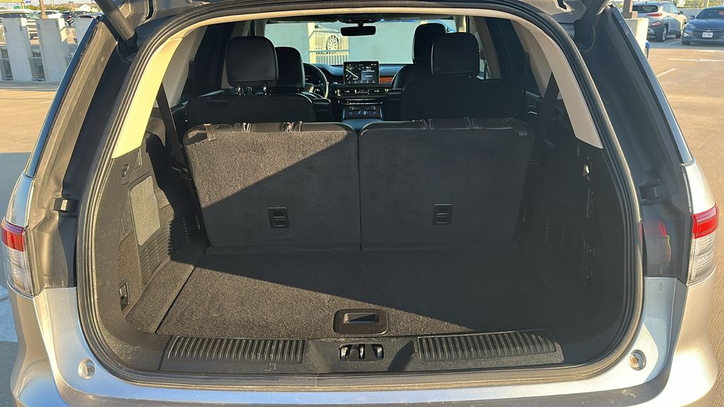 2023 Lincoln Aviator Reserve Silver at Gullo Toyota