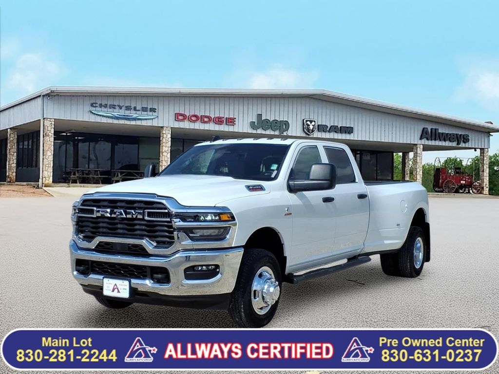 2026 RAM 3500 Tradesman Crew Cab LB DRW 4WD
