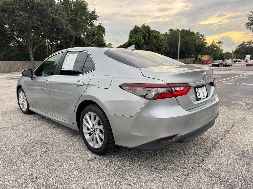 2022 Toyota Camry LE photo 3