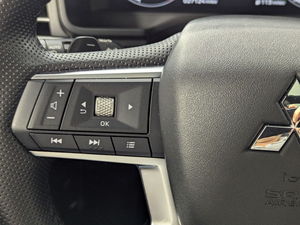 2024 White Mitsubishi Outlander SE Ralliart 4X4 SUV