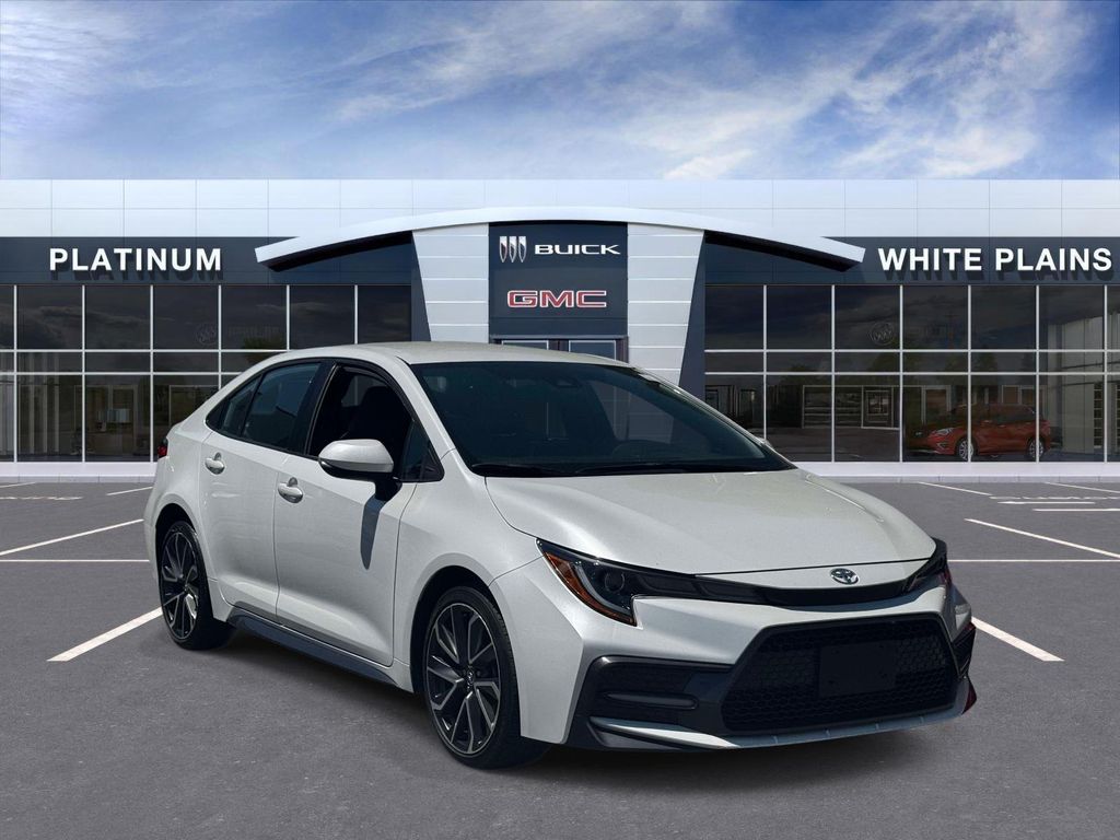 Pearl 2022 Toyota Corolla SE FWD Sedan Front-Wheel Drive Continuously Variable Transmission