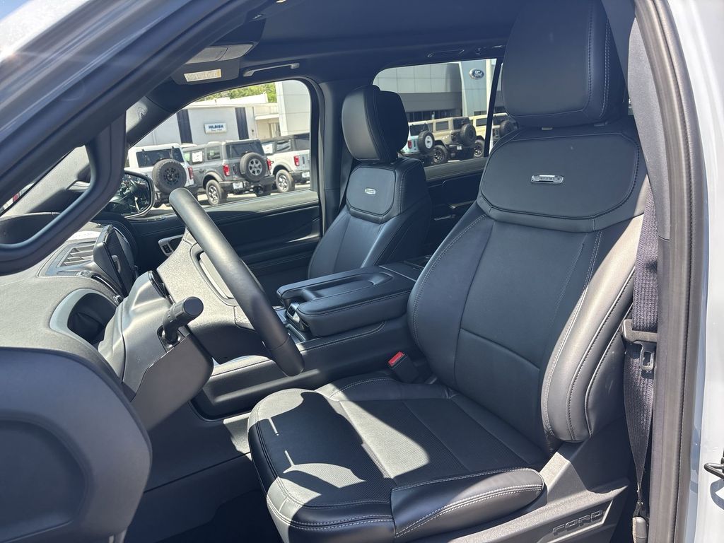 New 2026 Glacier Gray Metallic Tri-Coat Ford Platinum® image 13