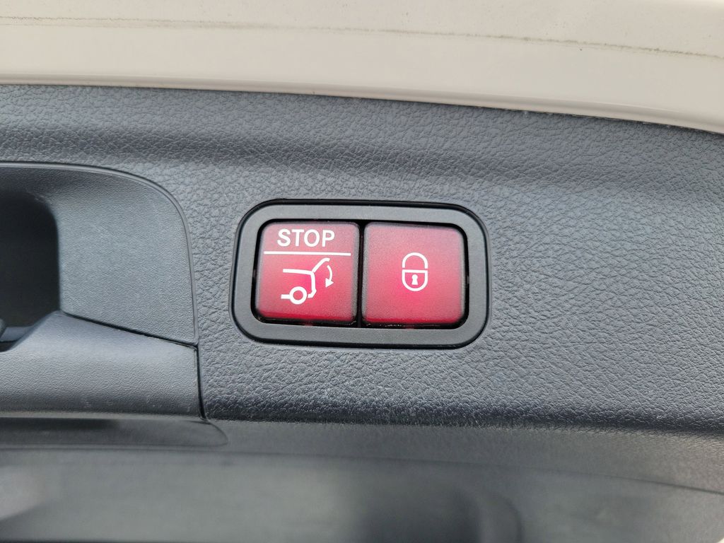 used 2020 Mercedes-Benz GLE car, priced at $44,998