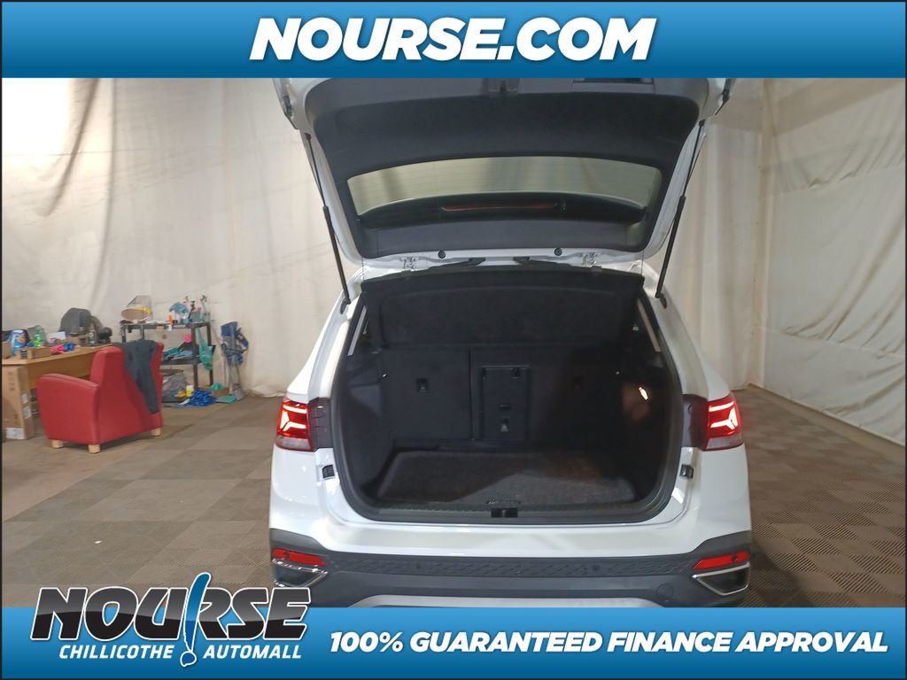 2022 Volkswagen Taos 1.5T SEL photo