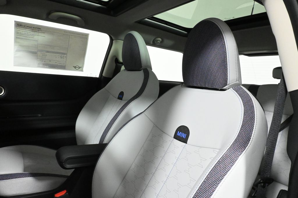 Thumbnail: 2025 MINI Cooper - 16