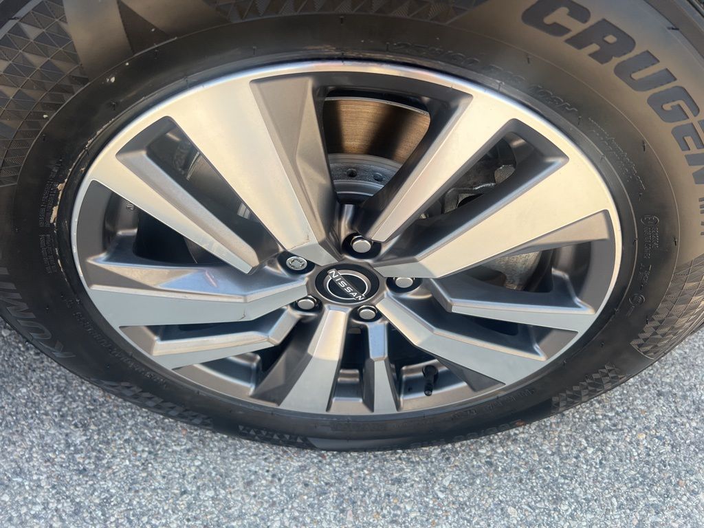 2023 Nissan Pathfinder SL photo