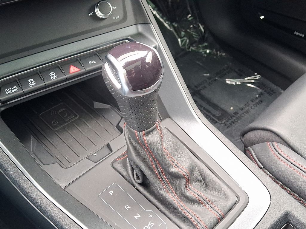 Thumbnail: 2025 Audi Q3 - 15