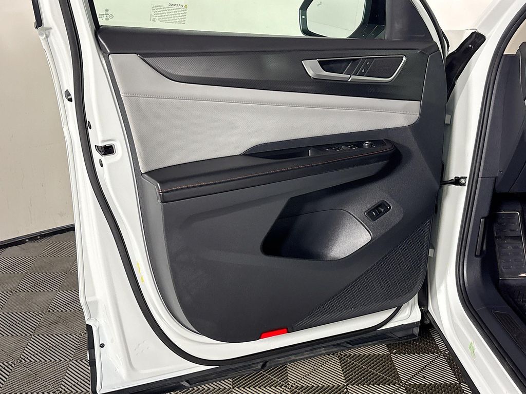 2024 Volkswagen Atlas 2.0T Peak Edition SE w/Technology