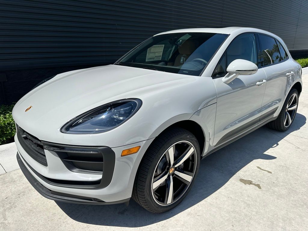 2025 Porsche Macan  6
