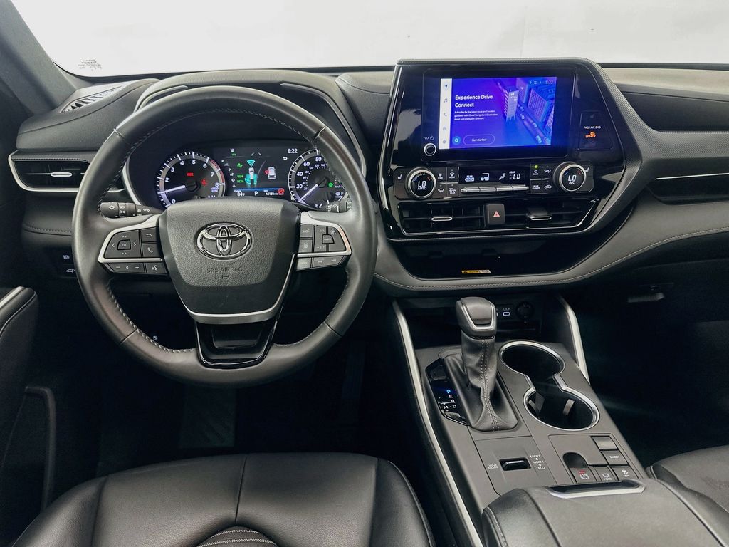 Thumbnail: 2024 Toyota Highlander - 23