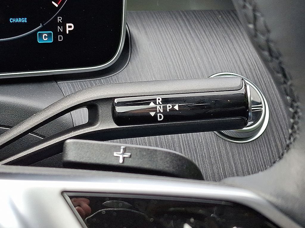 Thumbnail: 2025 Mercedes-Benz C-Class - 12