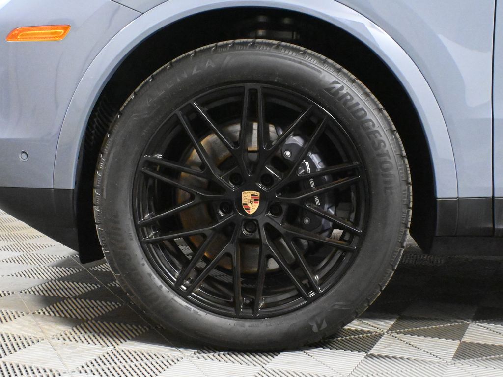 2025 Porsche   13
